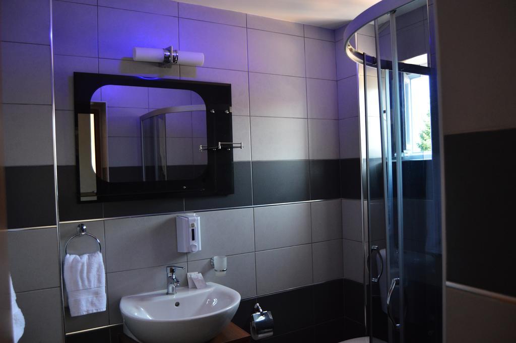 Guest House Vila Salute Nis Exterior photo